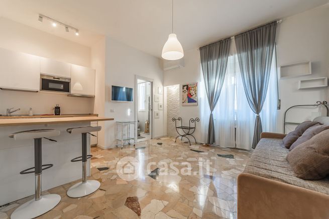 Appartamento in residenziale in Via Antonio Bazzini 24