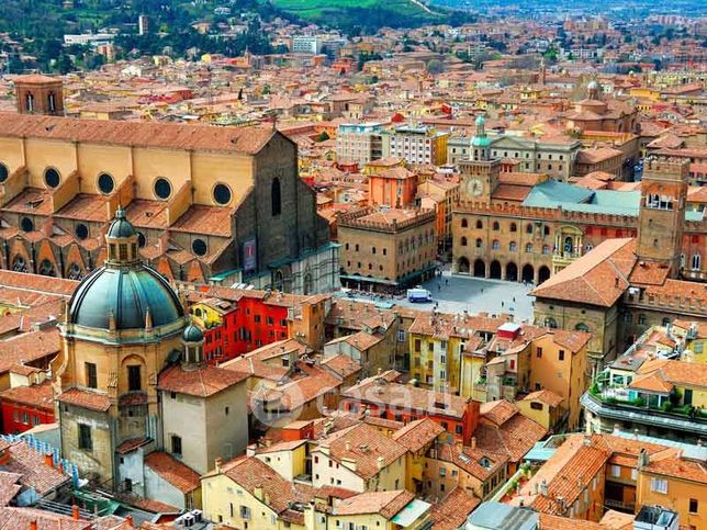 Attivitã /licenza (con o senza mura) in commerciale in 