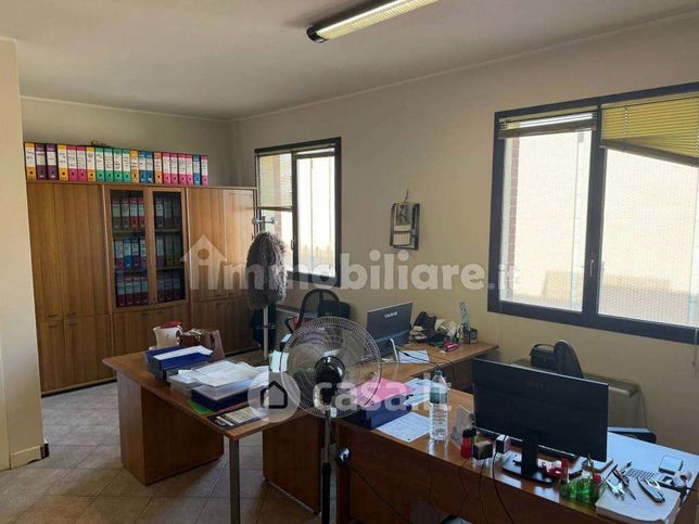 Ufficio in commerciale in Circonvallazione Nordest 229