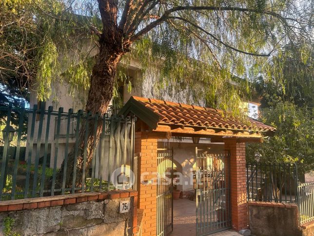 Villa in residenziale in Via Muri Antichi