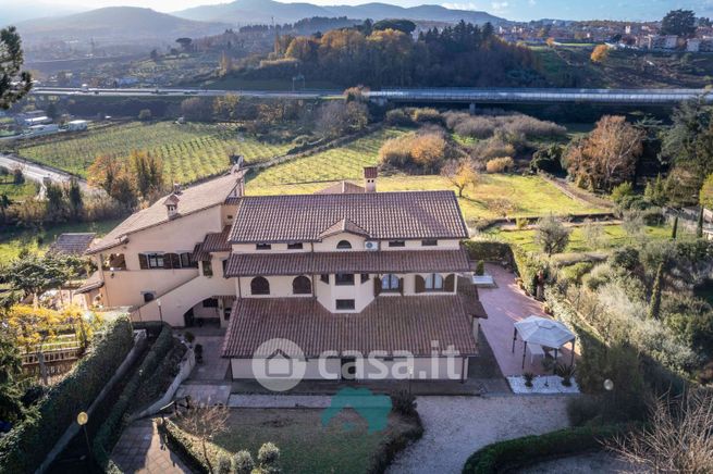 Villa in residenziale in Via di Colle Fiaschetta