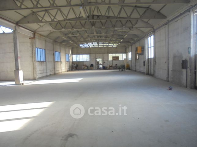 Capannone in commerciale in Via Fucecchiese