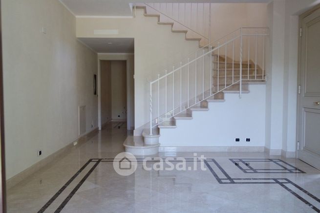 Casa bi/trifamiliare in residenziale in Viale XX Settembre