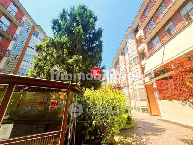 Box/posto auto in residenziale in Viale Rimembranze 38