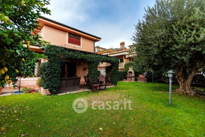 Appartamento in residenziale in Via Oricola 6C