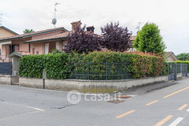 Villa in residenziale in Via Giuseppe Verdi 1