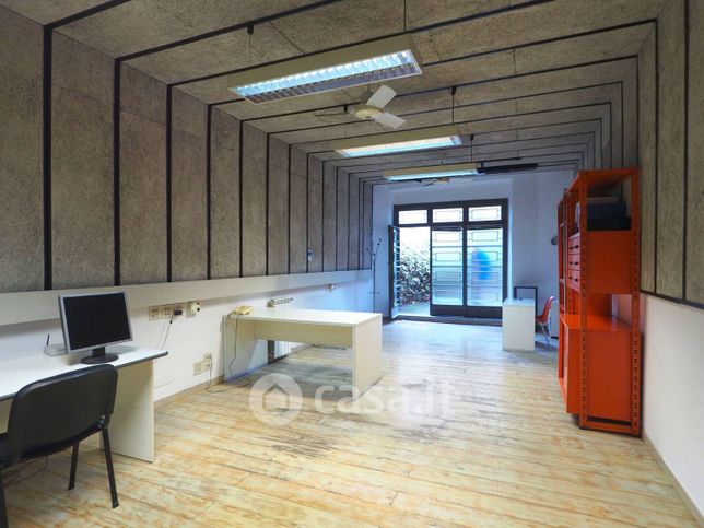 Ufficio in commerciale in Via Odoardo Beccari