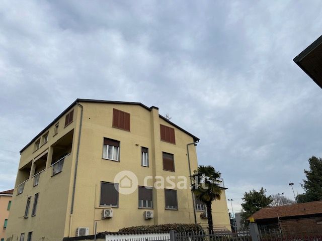 Appartamento in residenziale in Via Lario