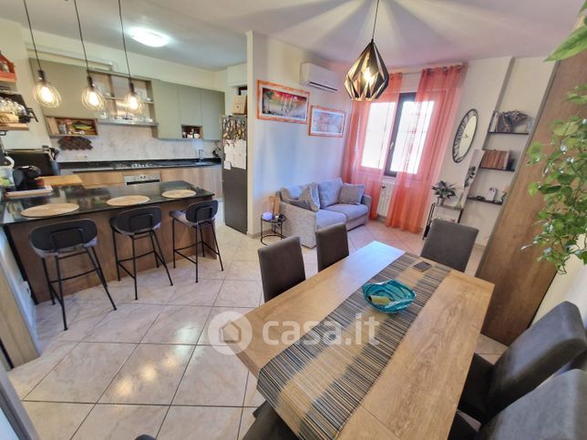 Appartamento in residenziale in Via dei Salici 7