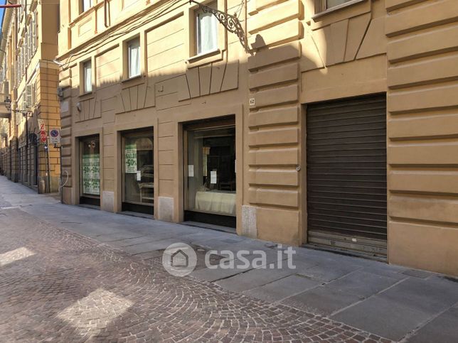 Attivitã /licenza (con o senza mura) in commerciale in Via Giovanni Lanza 62