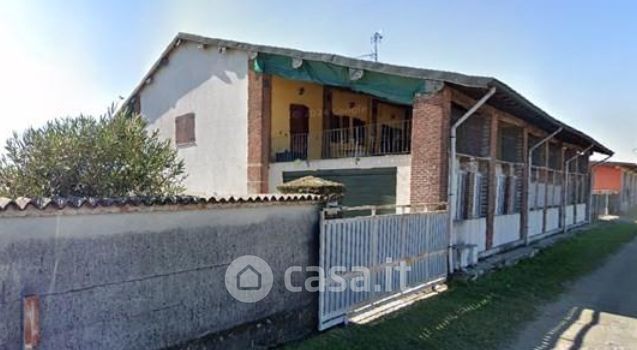 Casa indipendente in residenziale in Cascina Regina
