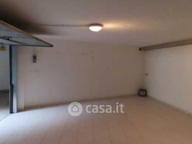 Box/posto auto in residenziale in Corso Giacomo Matteotti