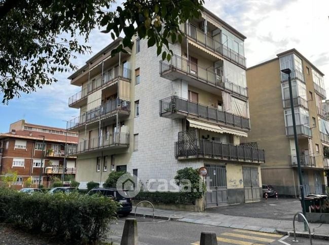 Box/posto auto in residenziale in Piazzale Pola 39