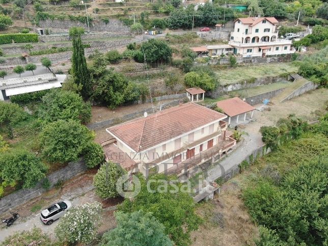 Casa indipendente in residenziale in Via L. Alborno 58