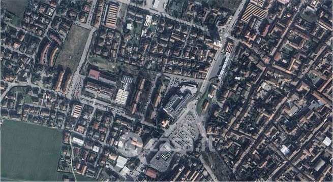 Ufficio in commerciale in Via Commercio
