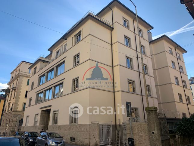 Appartamento in residenziale in Via Antonio Ghislanzoni