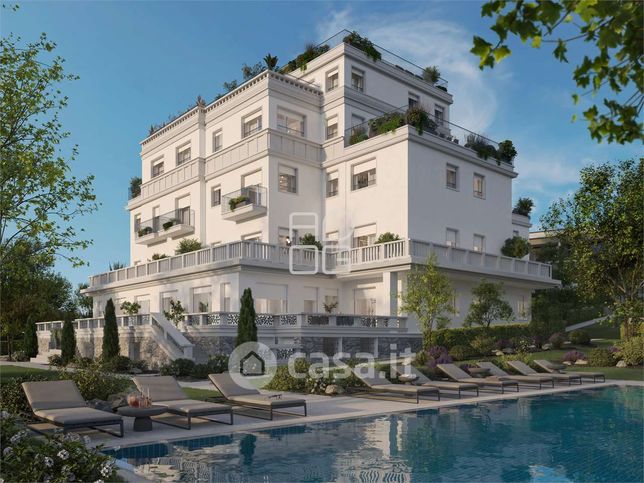 Appartamento in residenziale in Lungolago Cesare Battisti 85