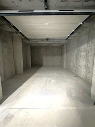 Box/posto auto in residenziale in Viale Riccardo Gavazzi 54
