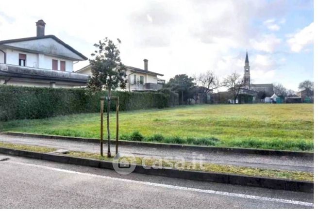 Terreno agricolo in commerciale in Via Chiesa