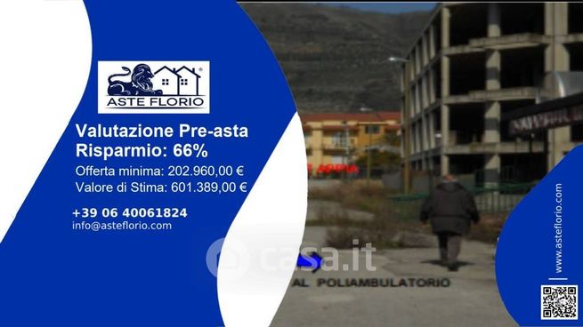 Box/posto auto in residenziale in Via Appia