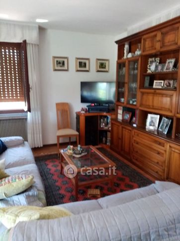 Villa in residenziale in 