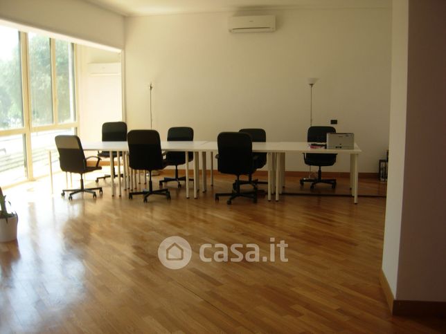 Ufficio in commerciale in Viale Lunigiana 42