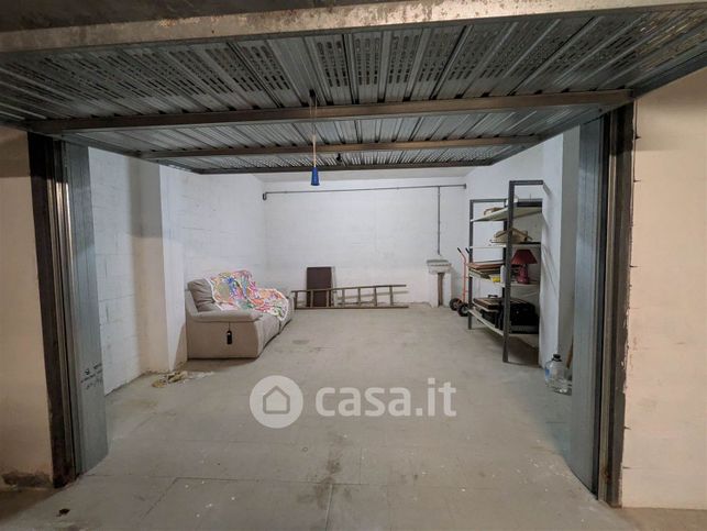 Box/posto auto in residenziale in Via Cisa Vecchia