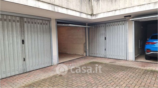 Garage/posto auto in residenziale in Via Stretta