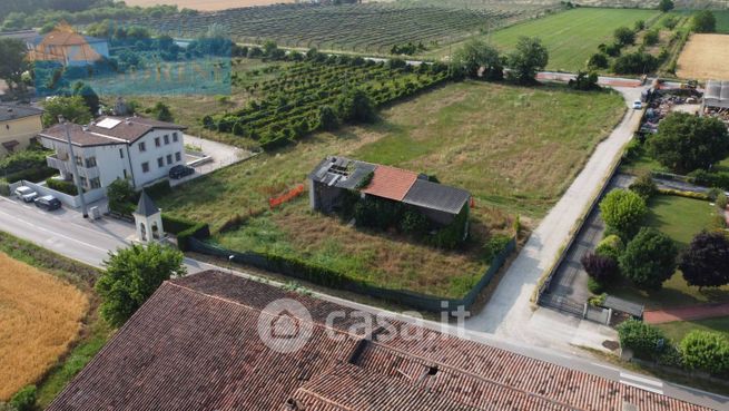 Terreno edificabile in residenziale in Via Rezzola