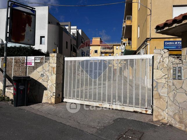 Garage/posto auto in residenziale in Via Carlo Forlanini 12