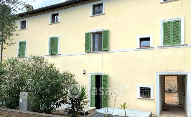 Ufficio in commerciale in Via Piave