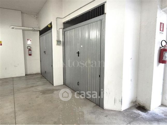 Box/posto auto in residenziale in Via degli Artisti