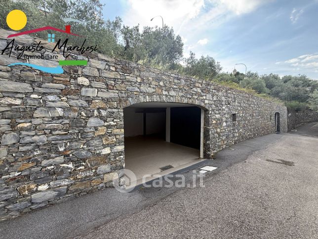 Box/posto auto in residenziale in Via Privata Marinin 23