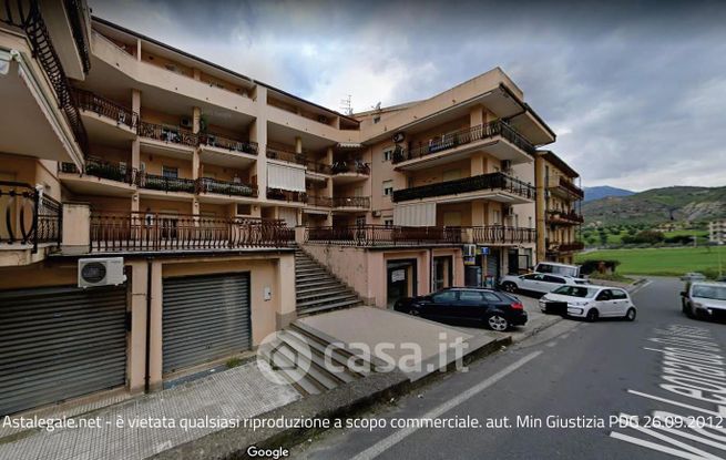 Casa indipendente in residenziale in Via delle Province