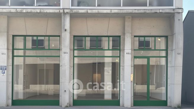 Ufficio in commerciale in Via Garibaldi 66