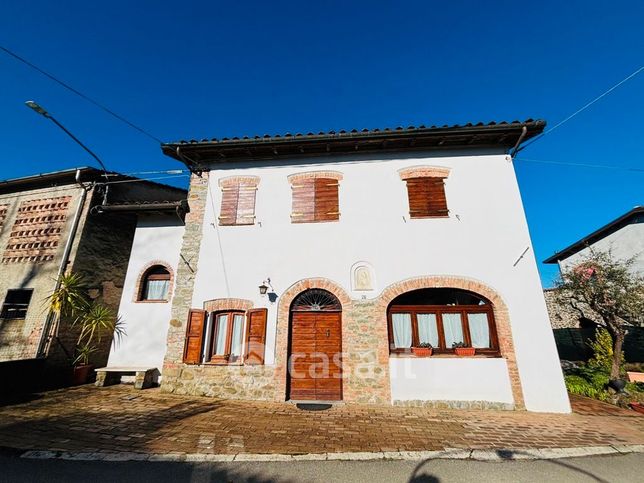 Casa indipendente in residenziale in Quercia 1