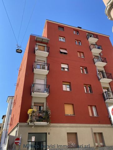 Appartamento in residenziale in Via Angelo della Pergola 7