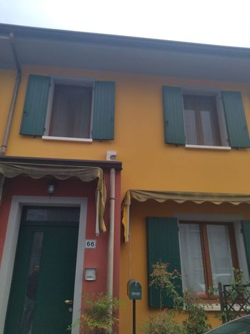 Villetta a schiera in residenziale in Vicolo Urbano Scalari 66