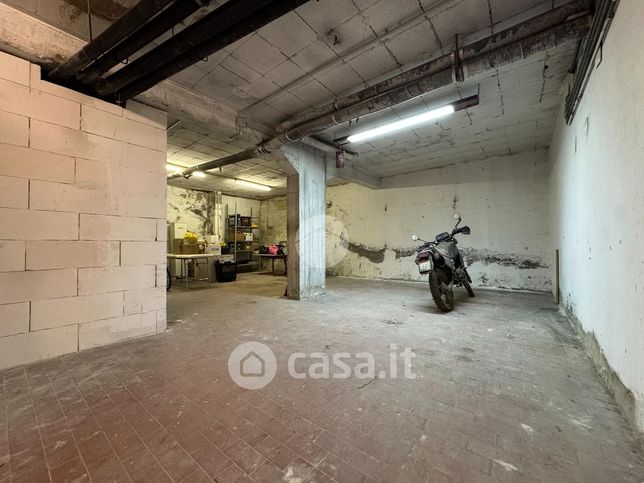 Garage/posto auto in residenziale in Viale Francesco Talenti 69