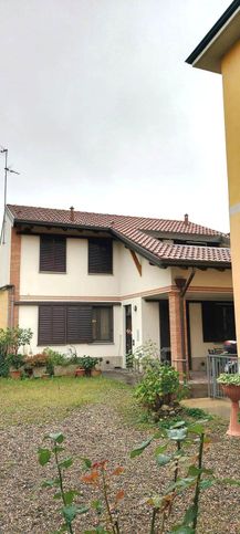 Casa indipendente in residenziale in Via Vittorio Veneto 3