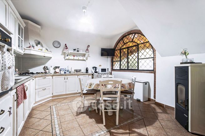 Casa bi/trifamiliare in residenziale in Via Adige