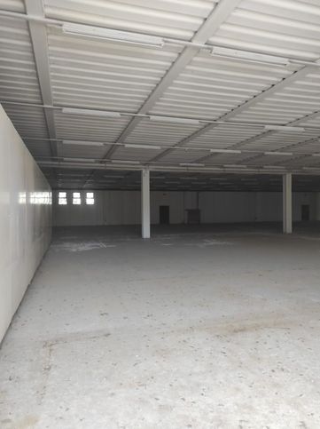 Capannone in commerciale in Santa Letizia