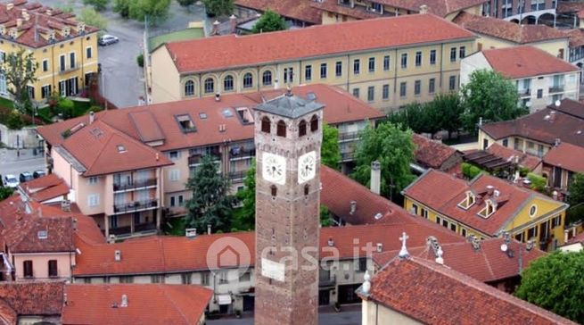 Attivitã /licenza (con o senza mura) in commerciale in Piazza Giacomo Matteotti 17
