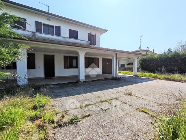 Villa in residenziale in Strada Chiavica 6