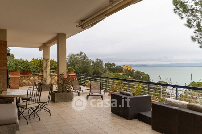 Casa bi/trifamiliare in residenziale in Via Forconata