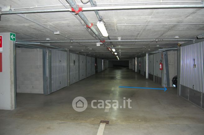 Garage/posto auto in residenziale in Via Giovanni Battista Sammartini 31