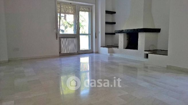 Appartamento in residenziale in Via Algeria 4