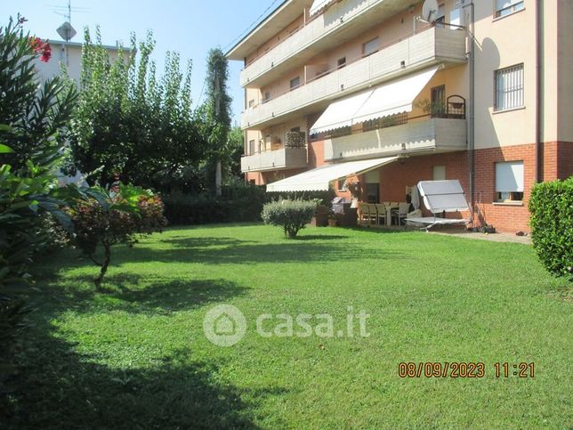 Appartamento in residenziale in Via Fratelli Rota 13