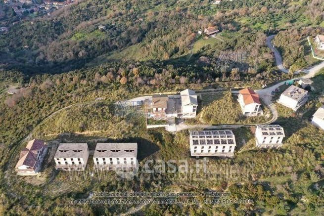 Terreno agricolo in commerciale in Via Coste