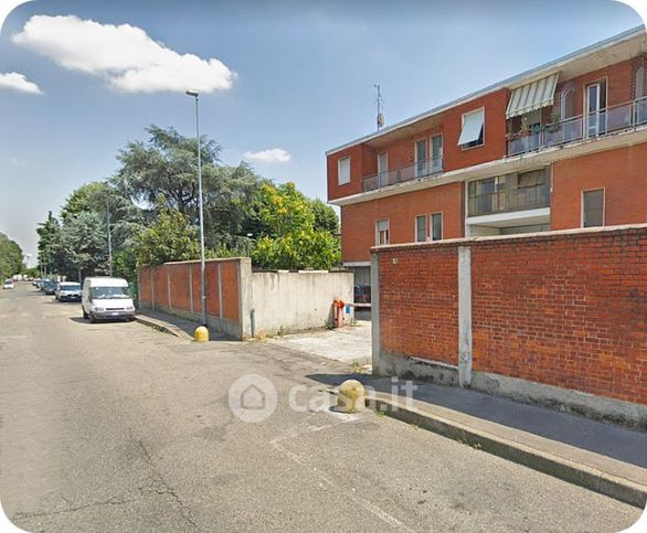 Box/posto auto in residenziale in Via Fiume 10